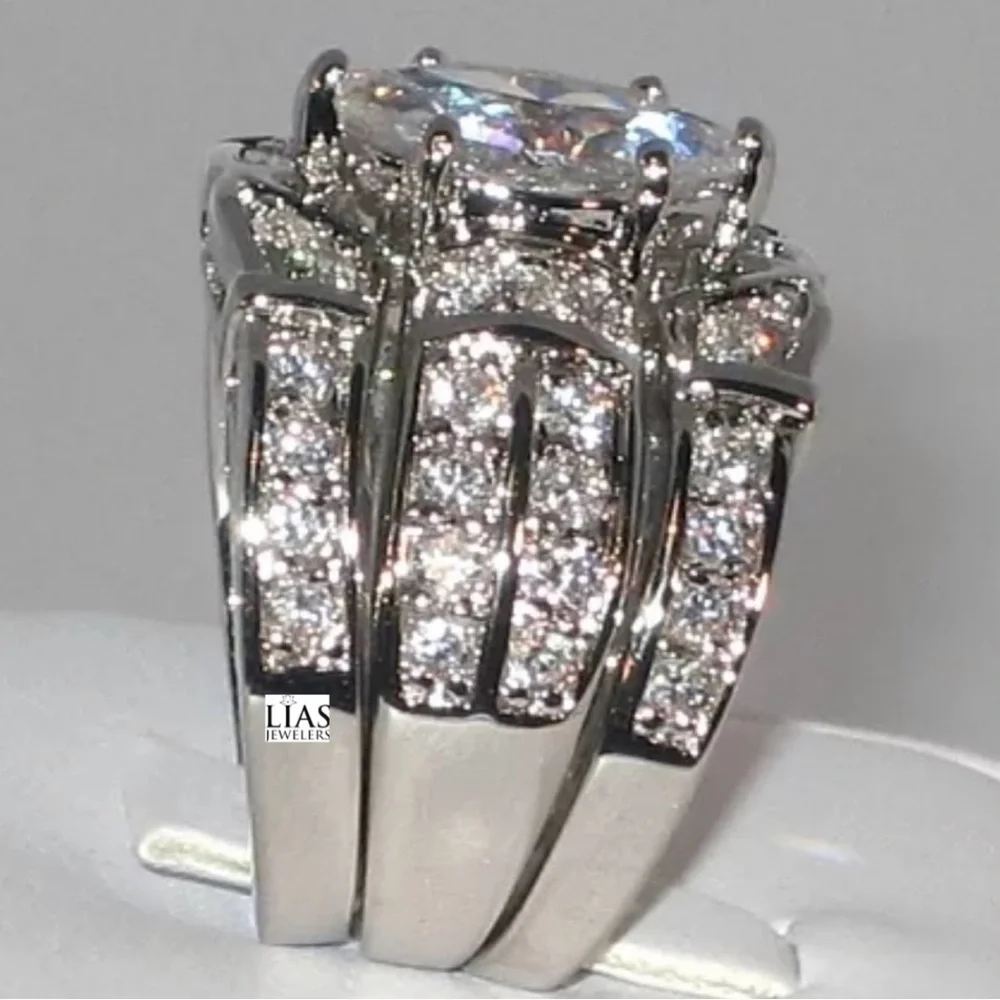 New 18k white gold wedding ring set